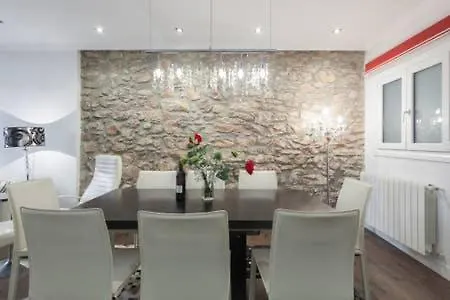 Modern Cosy Grey La Concha Beach *